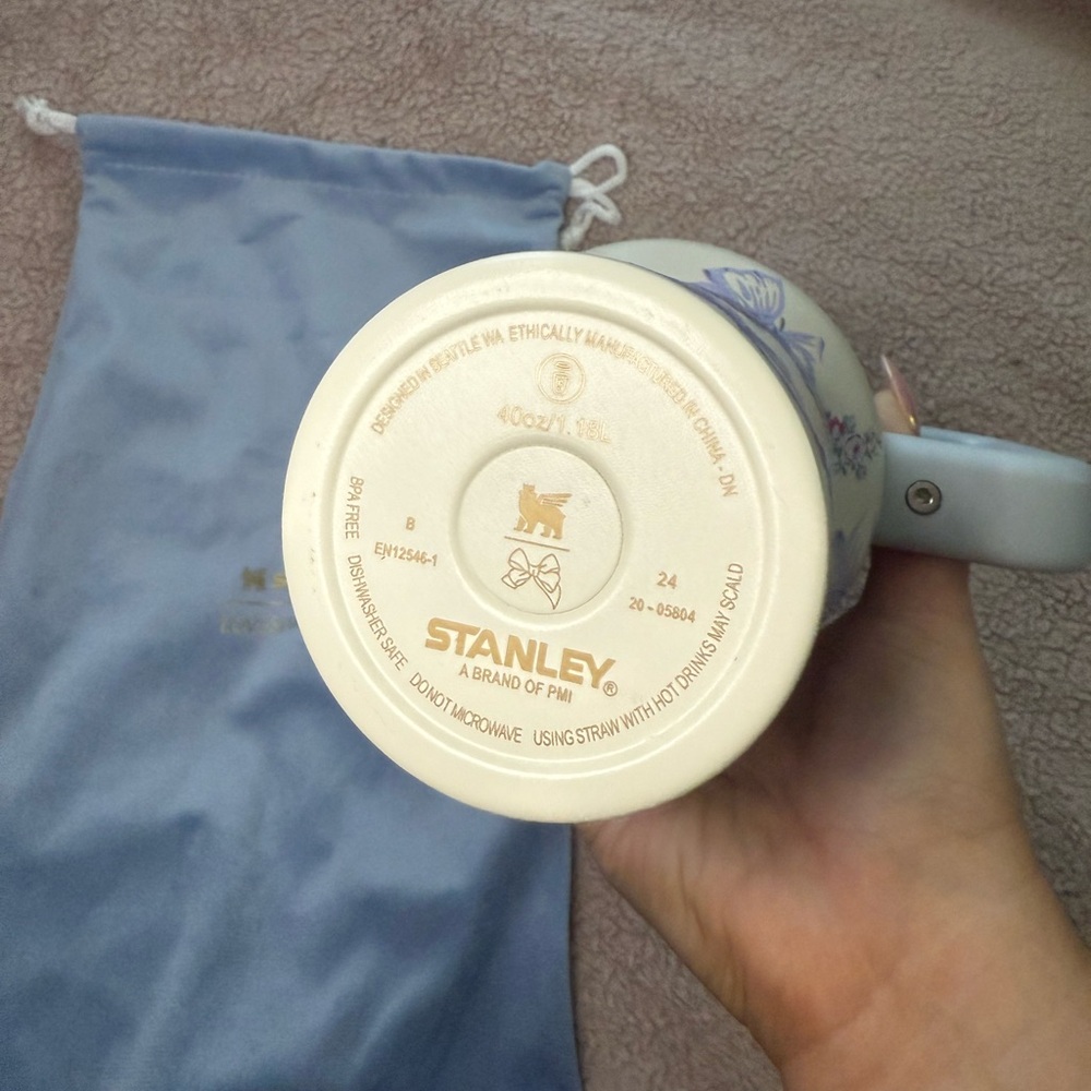 Stanley X LoveShackFancy - Picture 2 of 5